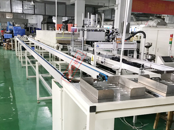 信華全自動點(diǎn)膠機(jī)流水線